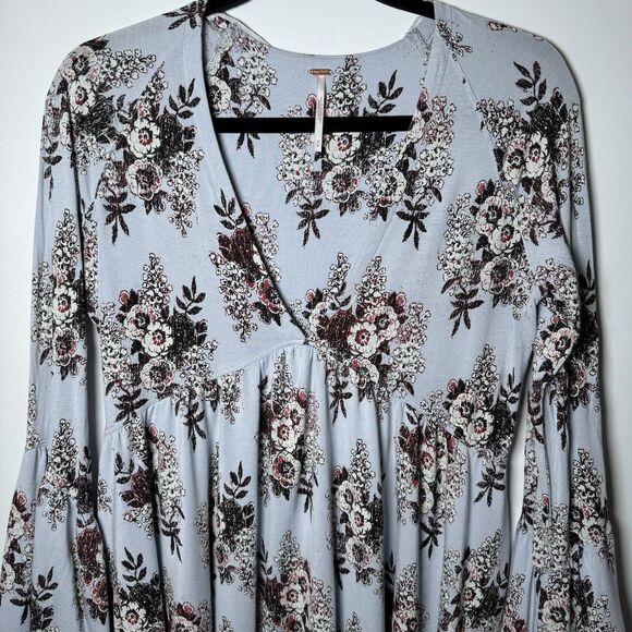 Free People Womens Medium Floral Peplum Blouse Blue Bell Sleeve V Neck Stretch - Picture 3 of 14